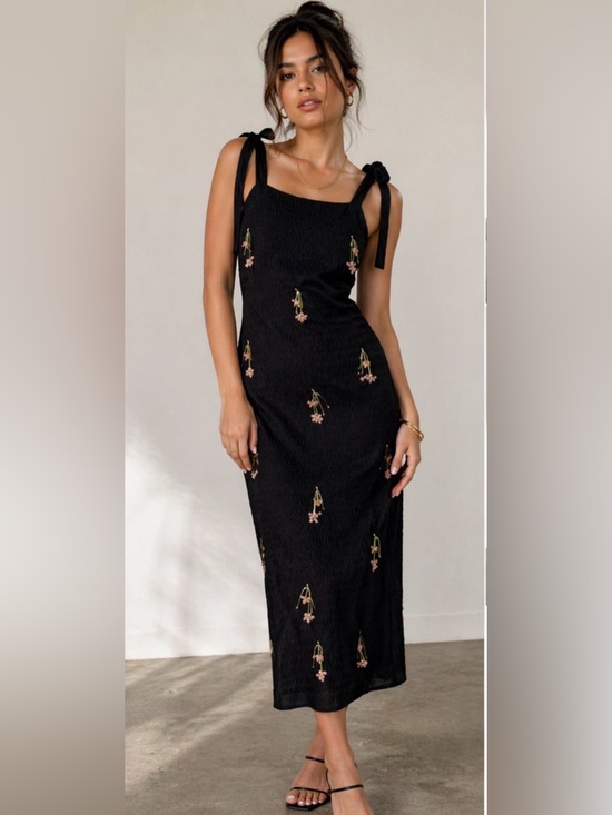 designed in London by DREAM Sisterjane Dresses & Skirts - Elegant Black Sister Jane Textured Dress – NWT – Sold Out Style! Size 6.